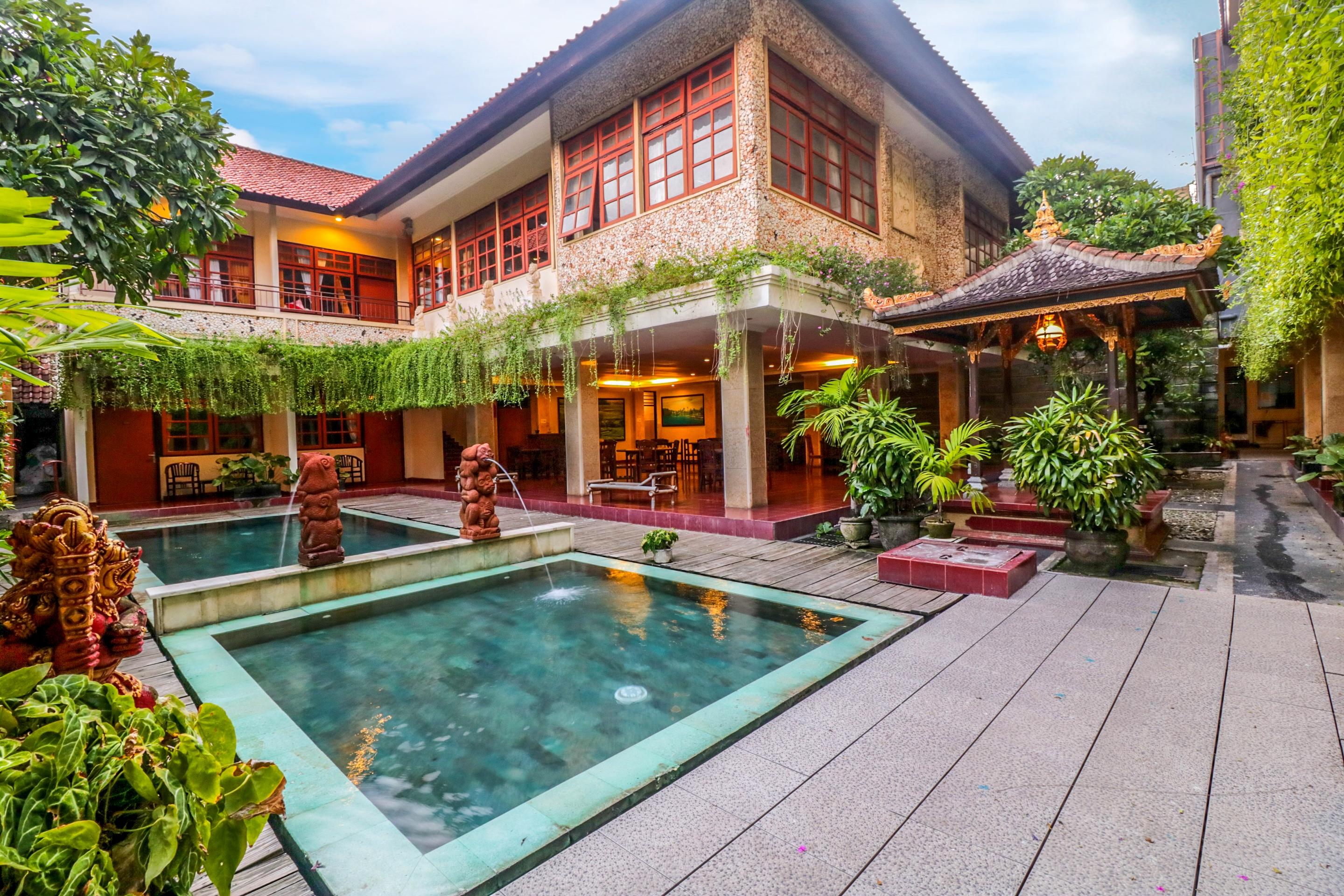 Hotel Catur Adi Putra Denpasar Exterior foto