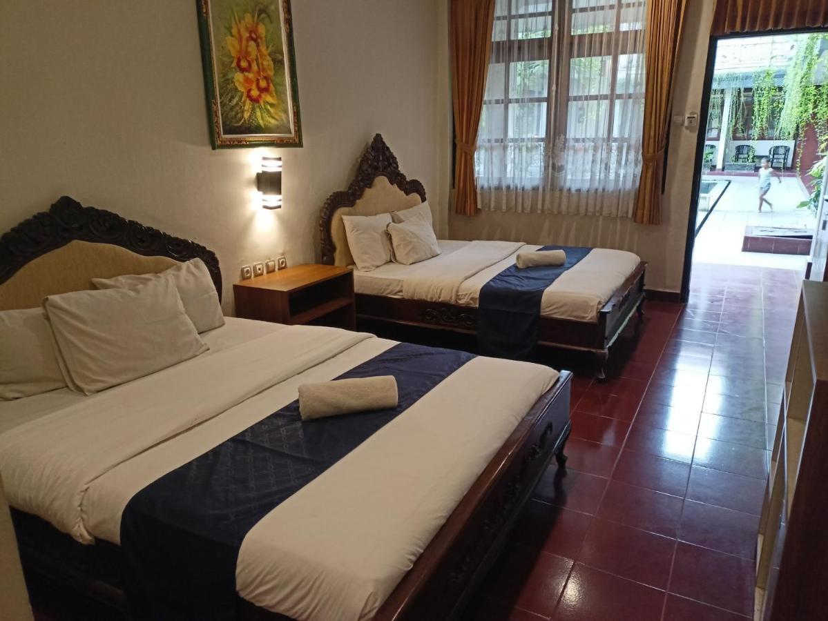 Hotel Catur Adi Putra Denpasar Exterior foto