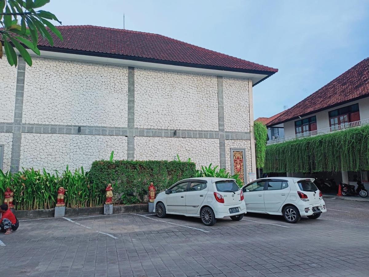 Hotel Catur Adi Putra Denpasar Exterior foto